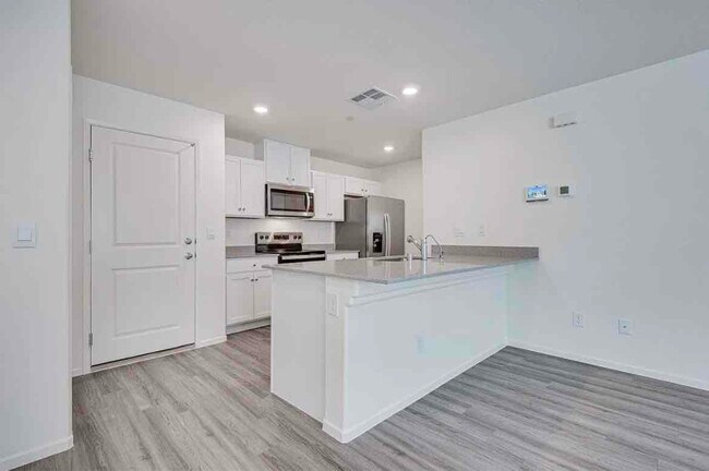 Foto del edificio - 6957 Honor Hl St