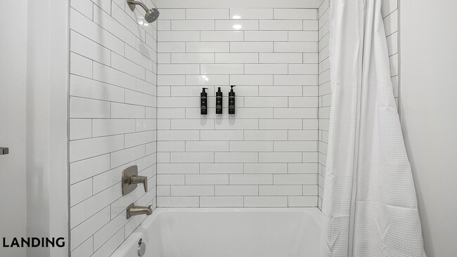 Building Photo - 2800 Milan Ct