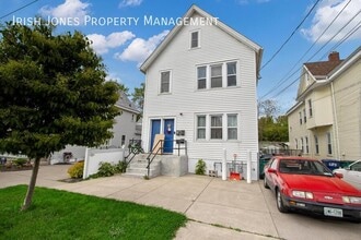 Building Photo - 180 Mackinaw St