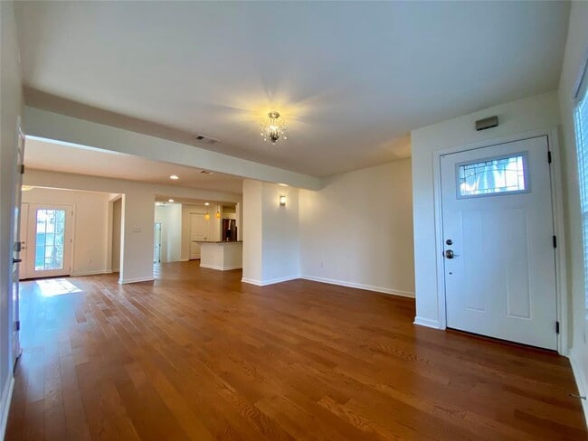 Foto del edificio - 2003 Patton Ln