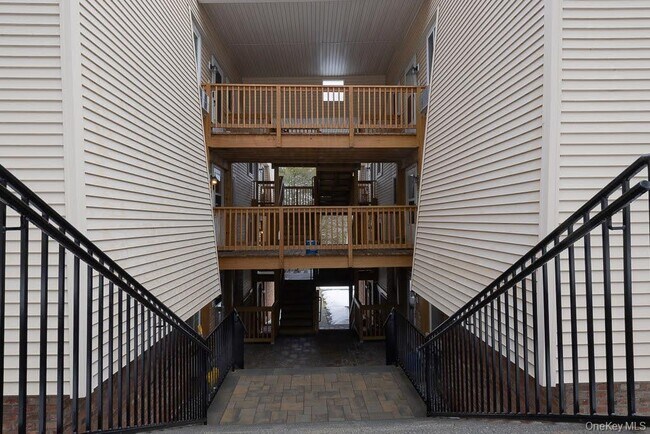 Foto del edificio - 219 Fox Run Ln