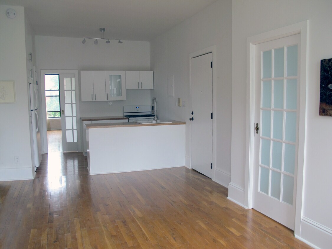 Building Photo - 659 Jefferson Ave