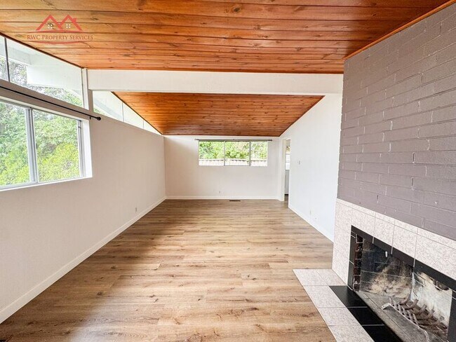 Foto del edificio - 18731 Hanna Dr