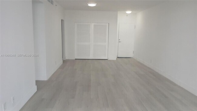 Foto del edificio - 3001 S Ocean Dr