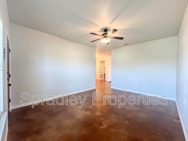 Foto del edificio - 200B Juniper Dr