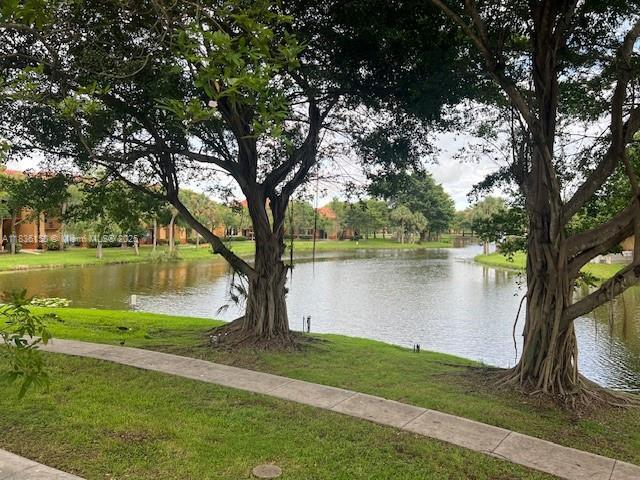 Foto principal - 10765 Cleary Blvd