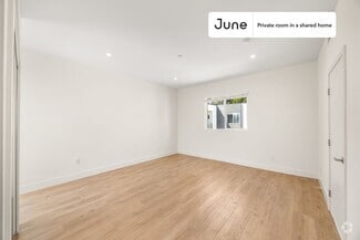 Building Photo - Private bedroom in 4 bed/4 bath Home