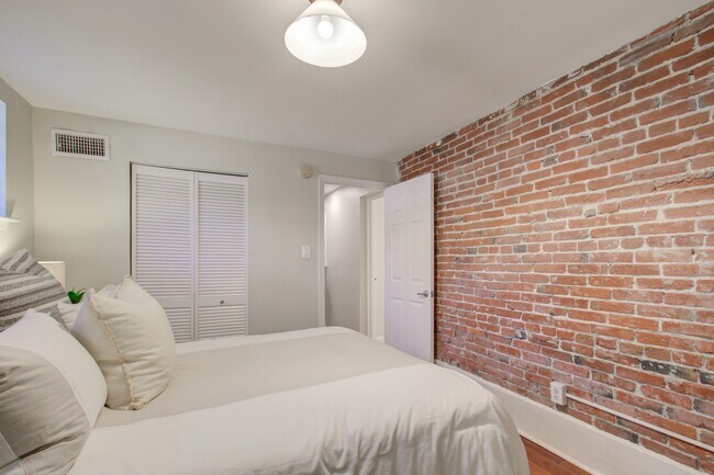 Foto del edificio - 1718 Corcoran St NW