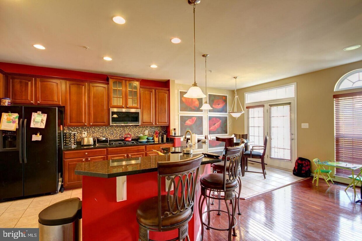 Foto principal - 2424 Newmoor Way