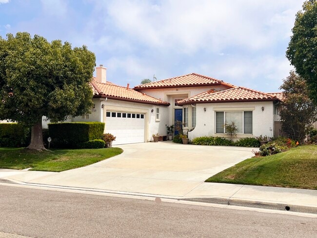 Building Photo - 1359 Sparrow Rd