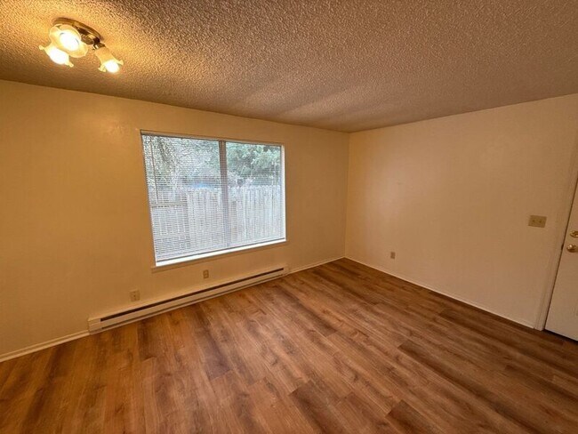 Foto del edificio - 160 Manbrin Dr NE