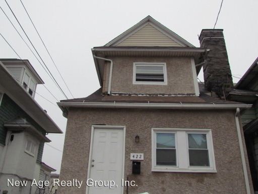 Primary Photo - 422 Church Ln