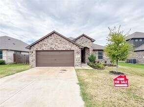 Building Photo - 365 Paloma St