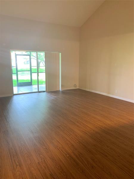 Foto del edificio - 15746 Woodgate Pl