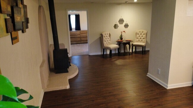 Foto del edificio - 6684 N Windfield Ave