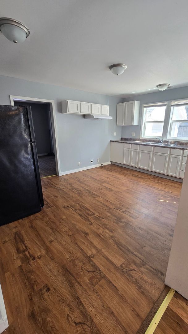Building Photo - 3 Bedroom/1 Bath - ELWOOD