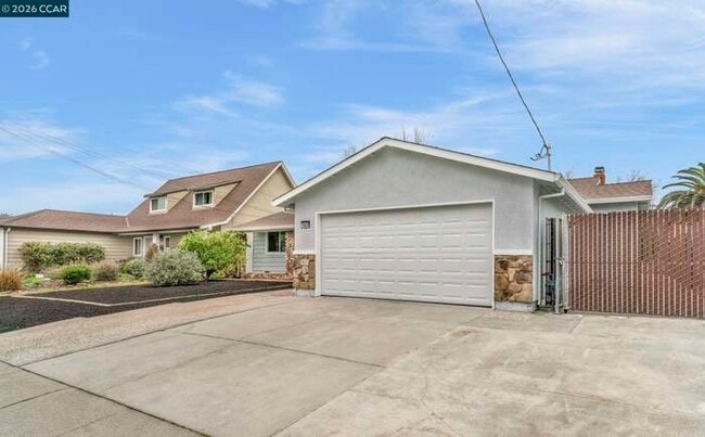 Building Photo - 1866 Elkwood Dr