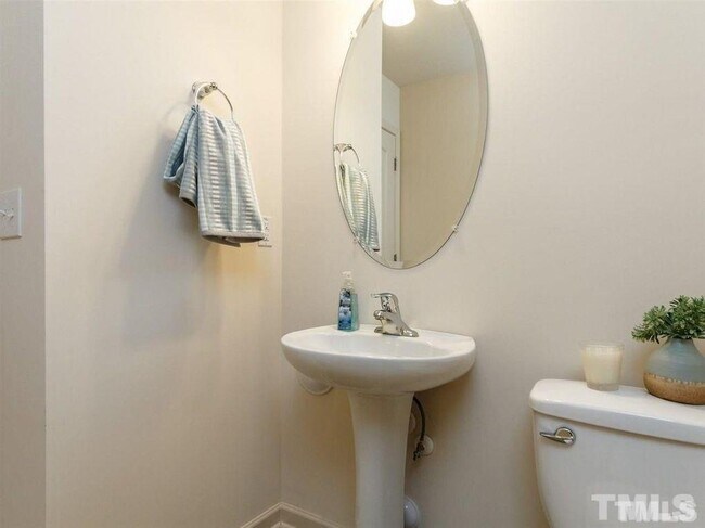 Foto del edificio - 3290 Ivy Wood Ln