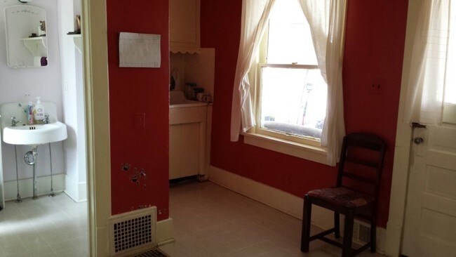 Foto del edificio - 923 E Davenport St