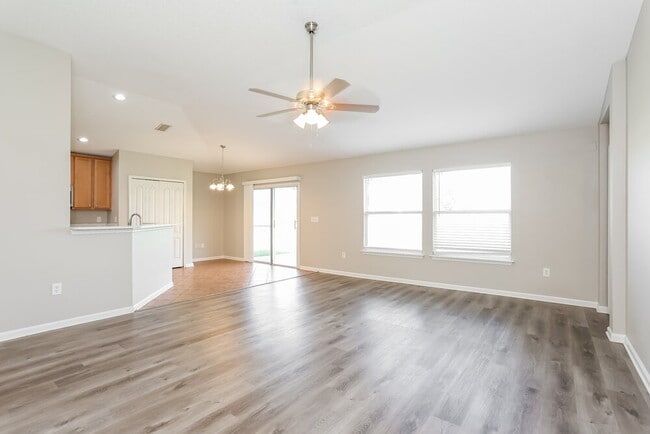 Building Photo - 2655 Oak Haven Dr
