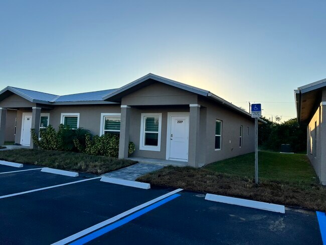 Foto del edificio - 208 NW 16th St