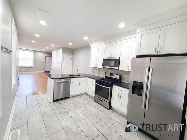 Photo - 3 bedroom/2 bath House in Brewerytown, Phi...