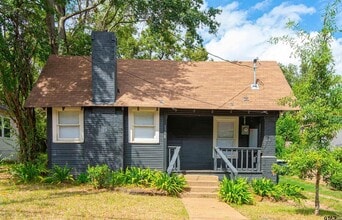 Building Photo - 1118 E Houston St