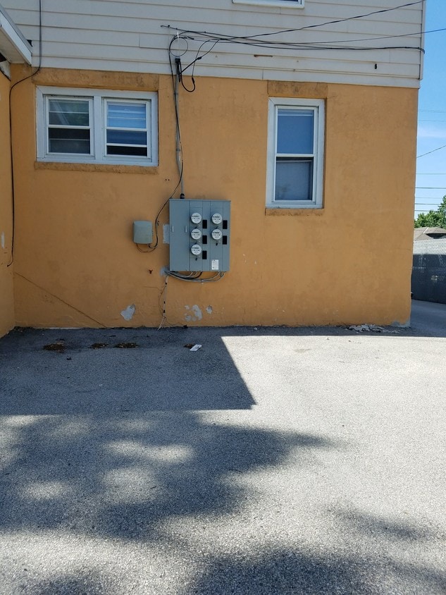 207 N Chester Pike, Glenolden, PA 19036 Apartments in Glenolden, PA