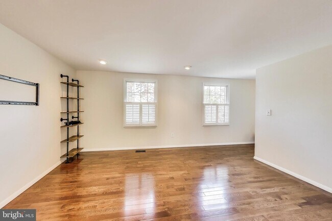 Foto del edificio - 1337 Crockett Ln