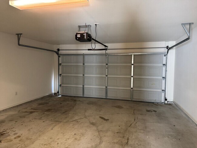 Foto del edificio - Beautiful 4 Bedroom Home for Lease in Denham Springs