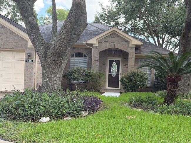 Foto del edificio - 15318 Inks Lake Dr