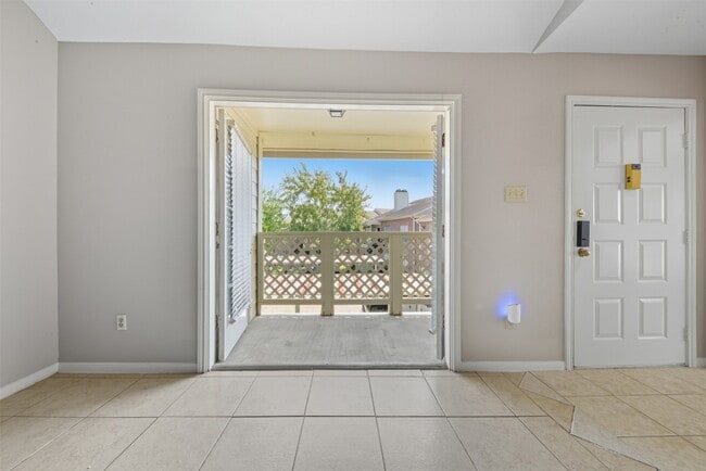 Foto del edificio - 8055 Cambridge St