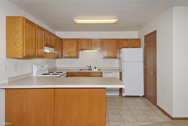 Building Photo - 830 Rice St