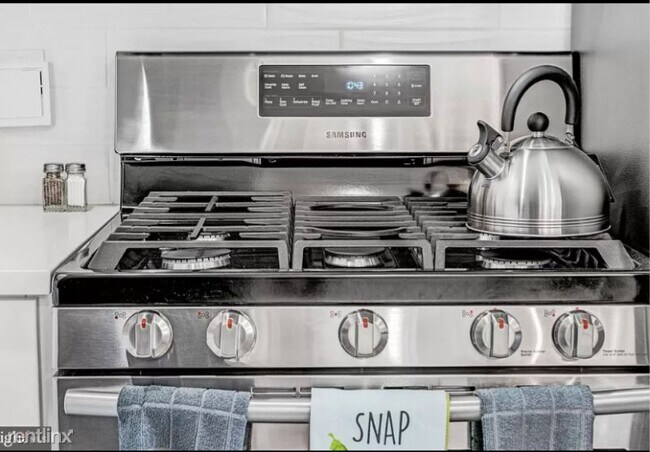 Foto del edificio - 2644 Coral St