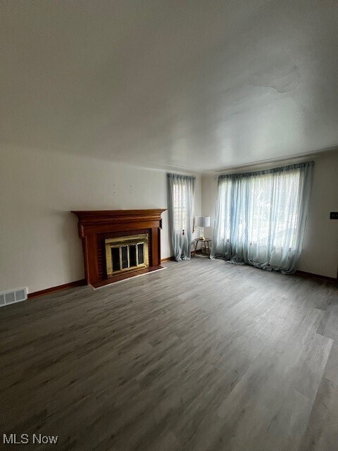 Foto del edificio - 212 E Midlothian Blvd