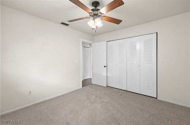 Foto del edificio - 4709 SW 25th Pl