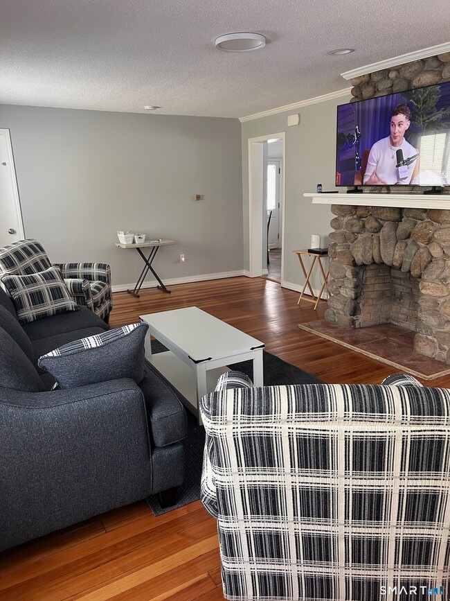 Building Photo - 22 Indianola Rd