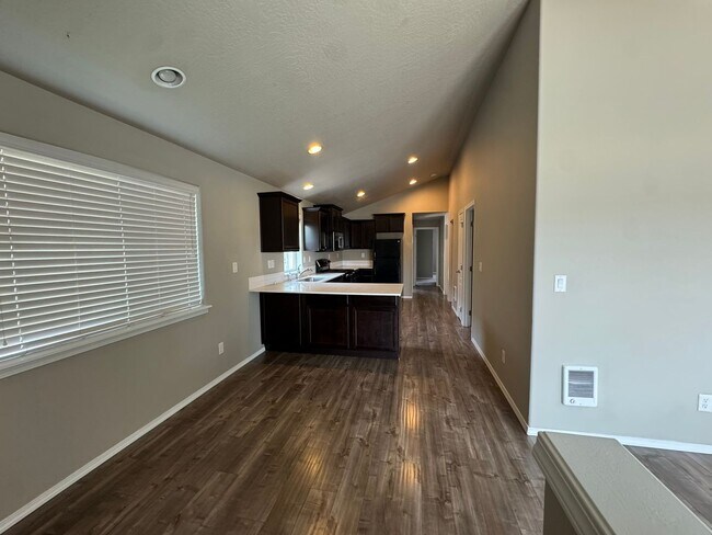 Building Photo - 226 River Walk Pl