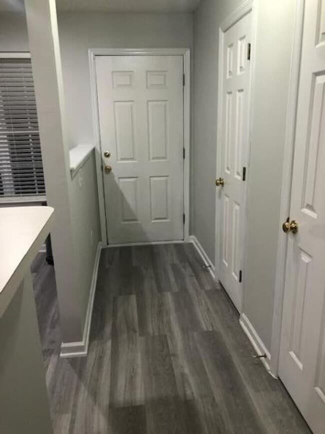 Building Photo - 2 Bedroom 2.5 Bath Townhome in Summer Wood!