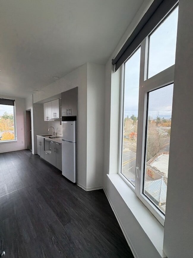 Interior Photo - Koz on Sandy