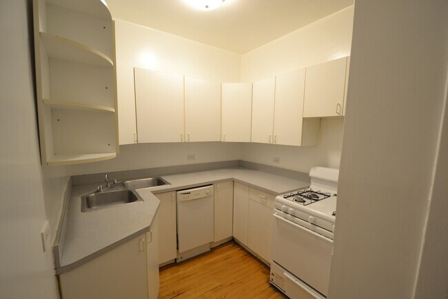 Foto del edificio - 4408 N Rockwell St