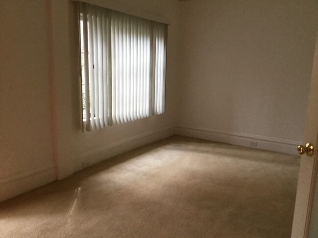 Living area - 41 Malvina Pl