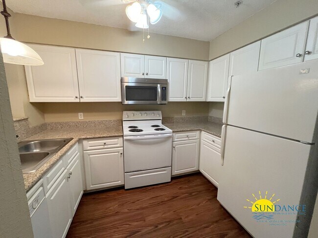 Building Photo - Pool view 2 Bedroom Unit at The Florida Cl...
