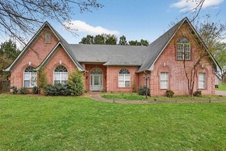 Building Photo - 160 Cottonwood Dr