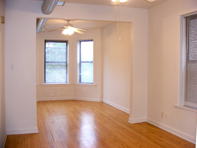 846 S Loomis - Apt 2F, 3F Living/Dining/Home Office - Harris Point Chicago