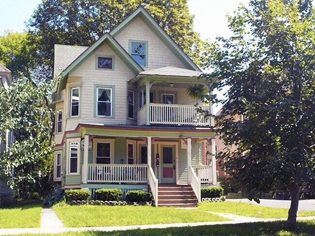Foto del edificio - 831 Westcott St