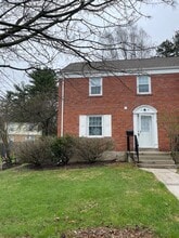Building Photo - 1133 Center Ln