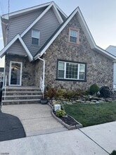 Building Photo - 226 Forest Ave