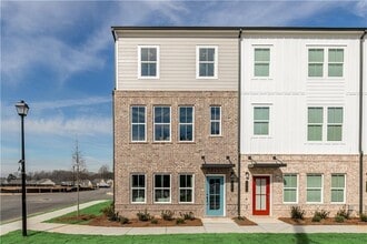 Building Photo - 2826 Beacon Bend Xing
