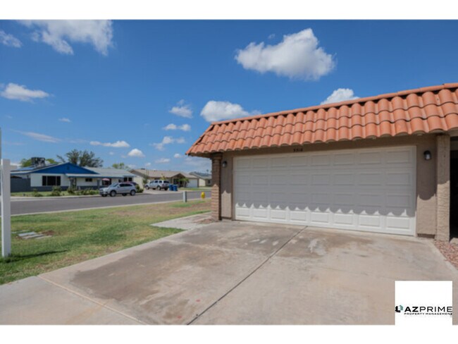 Building Photo - Prime Tempe location Meets Modern Upgrades...